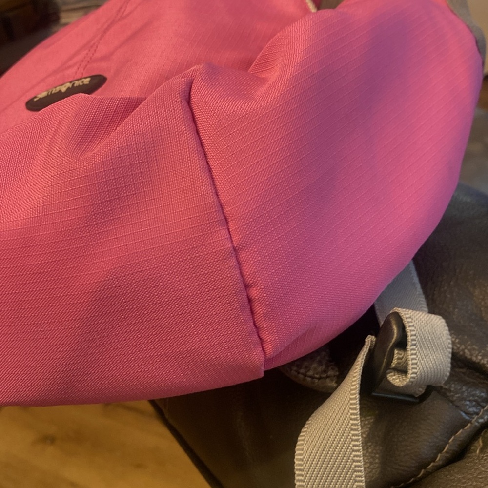 Samsonite Pink Computer Backpack - Picture 6 of 11